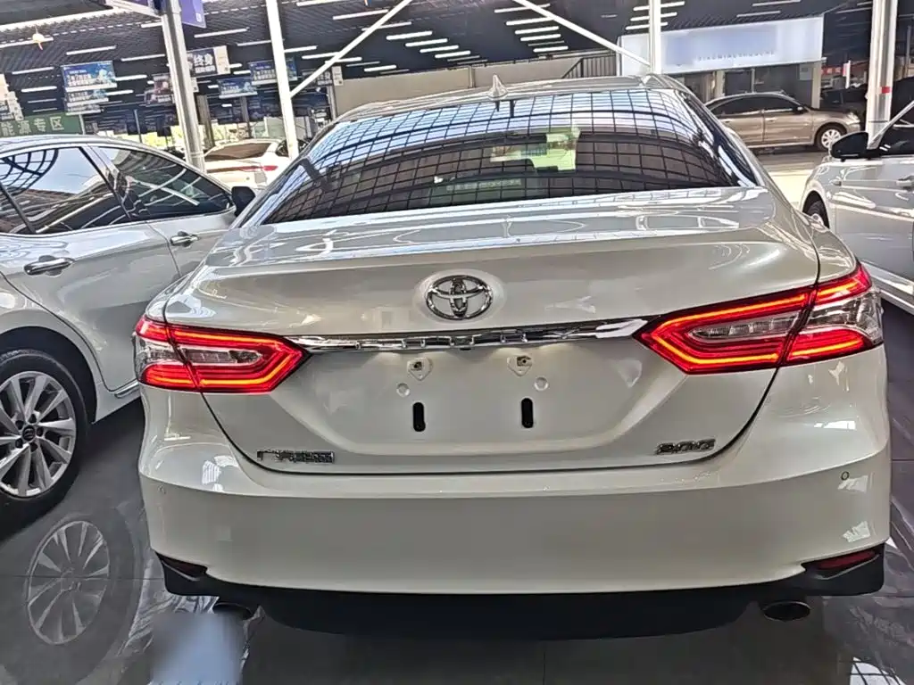 Toyota Camry — миниатюра 6