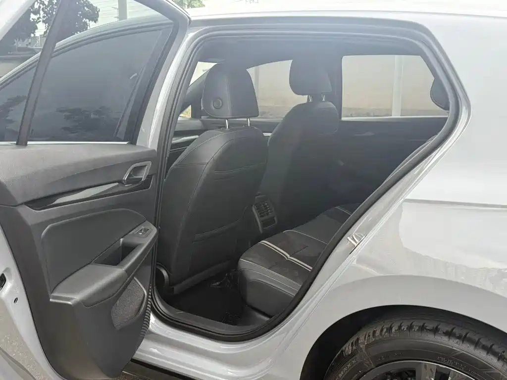 Volkswagen Golf — миниатюра 4