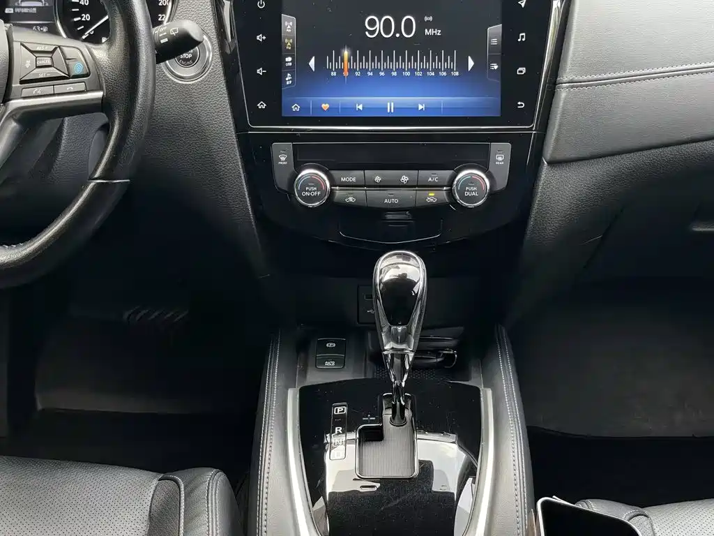 Nissan X-Trail — миниатюра 13
