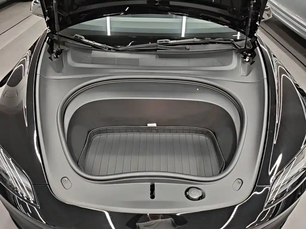Tesla Model 3 — миниатюра 20