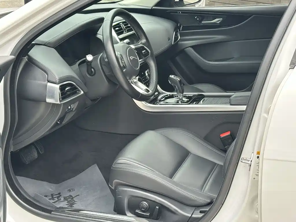 Jaguar XEL — миниатюра 10