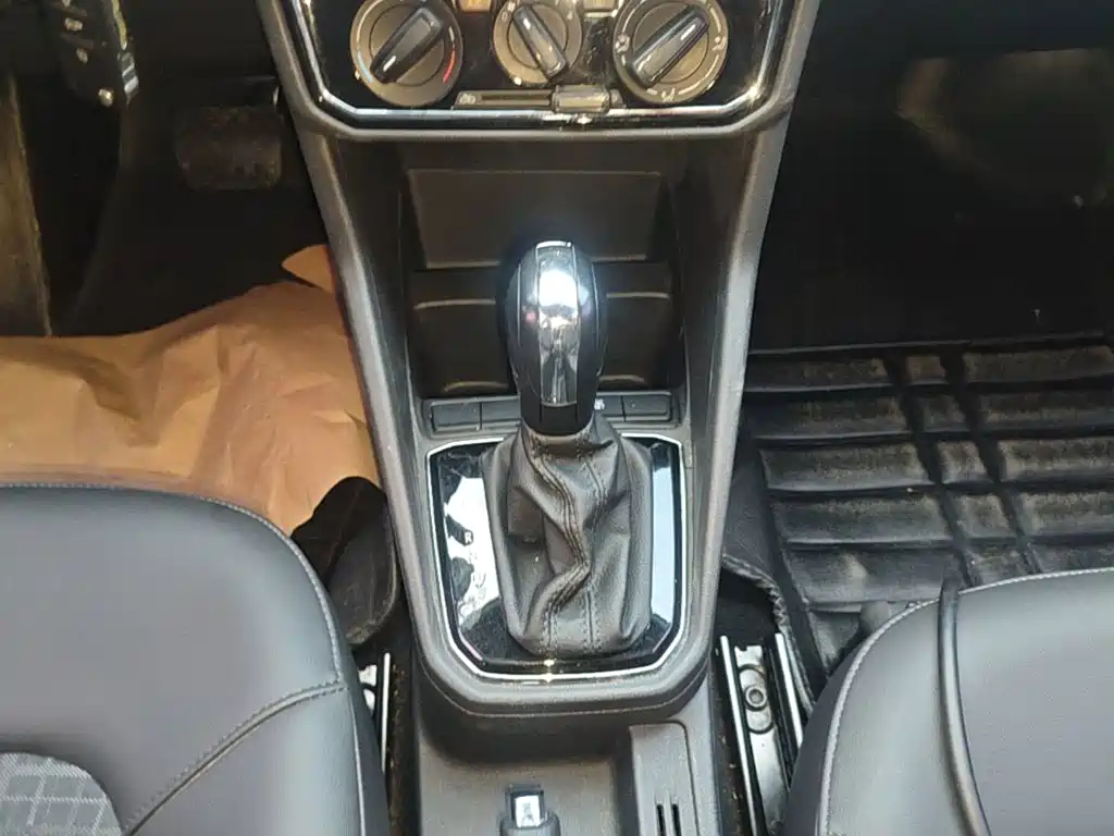 Volkswagen Jetta — миниатюра 14