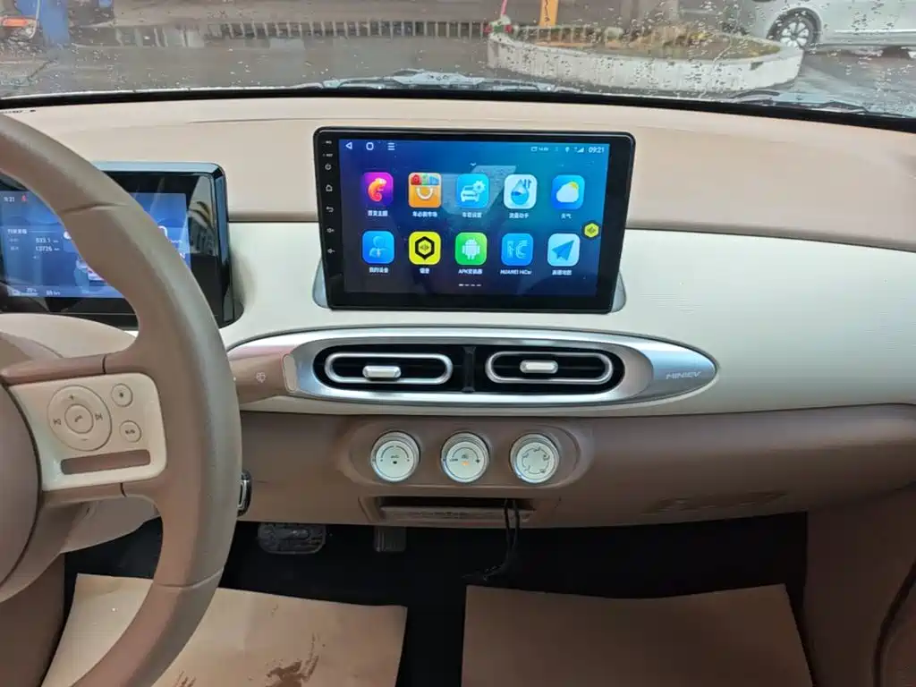 Wuling MINIEV — миниатюра 13