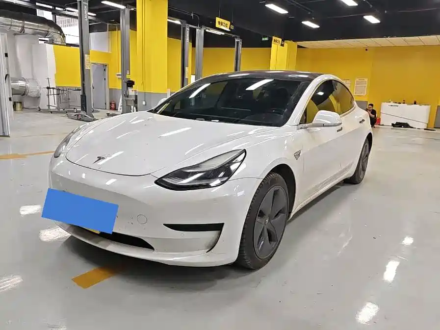 Tesla Model 3 — миниатюра 9