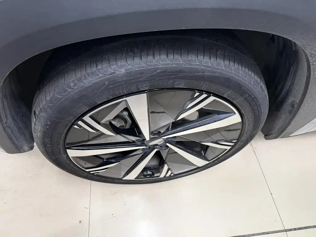 Geely Boyue L — миниатюра 5