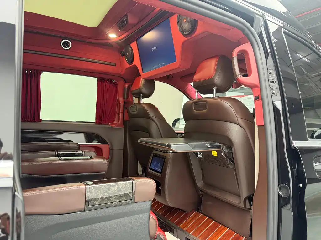 Mercedes-Benz V-Class — миниатюра 16