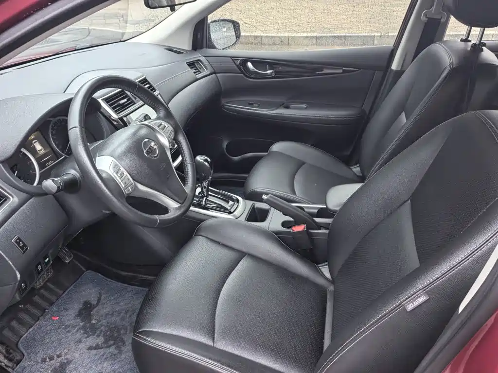Nissan Tiida — миниатюра 13