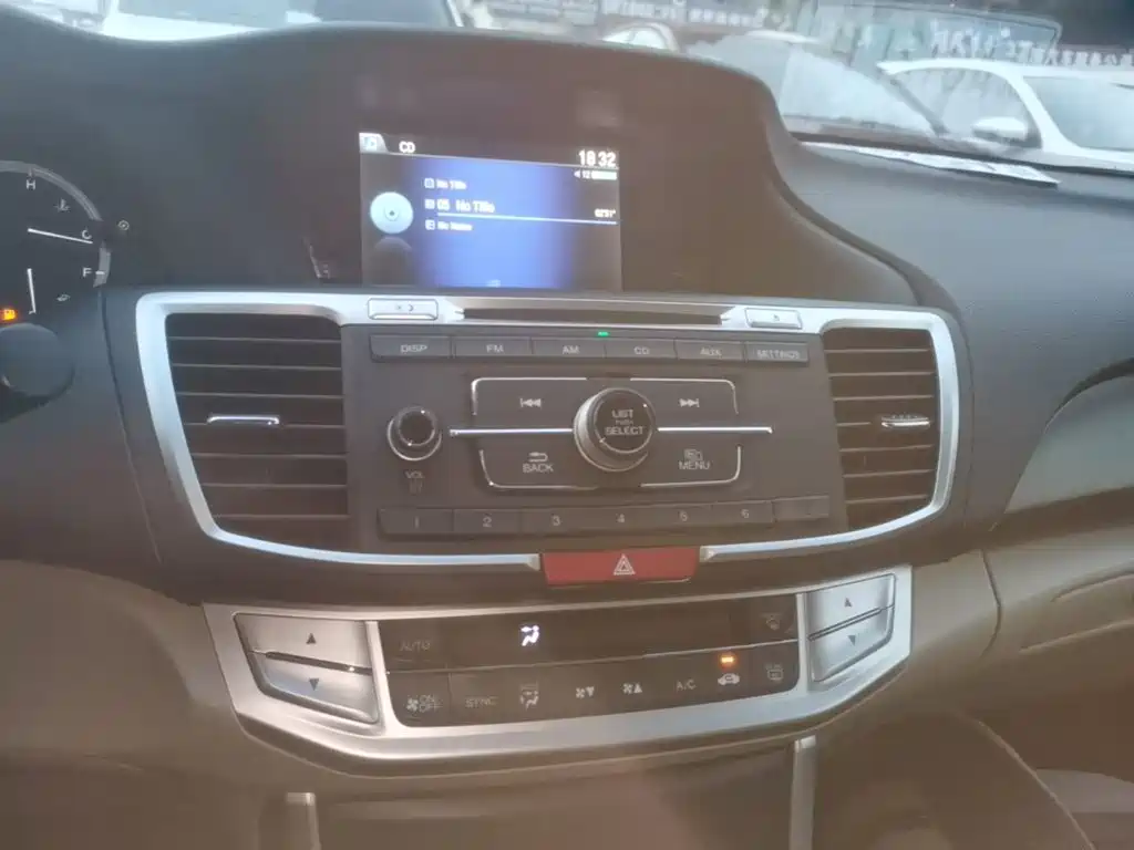 Honda Accord — миниатюра 13