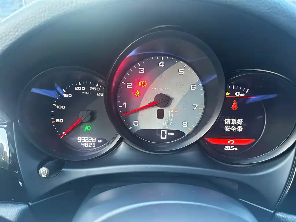 Porsche Macan — миниатюра 14