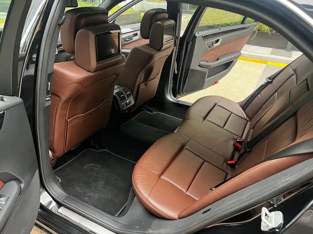 Mercedes-Benz E-Class — миниатюра 24