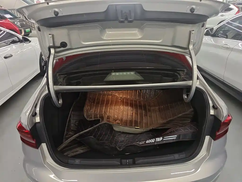 Volkswagen Lavida — миниатюра 19