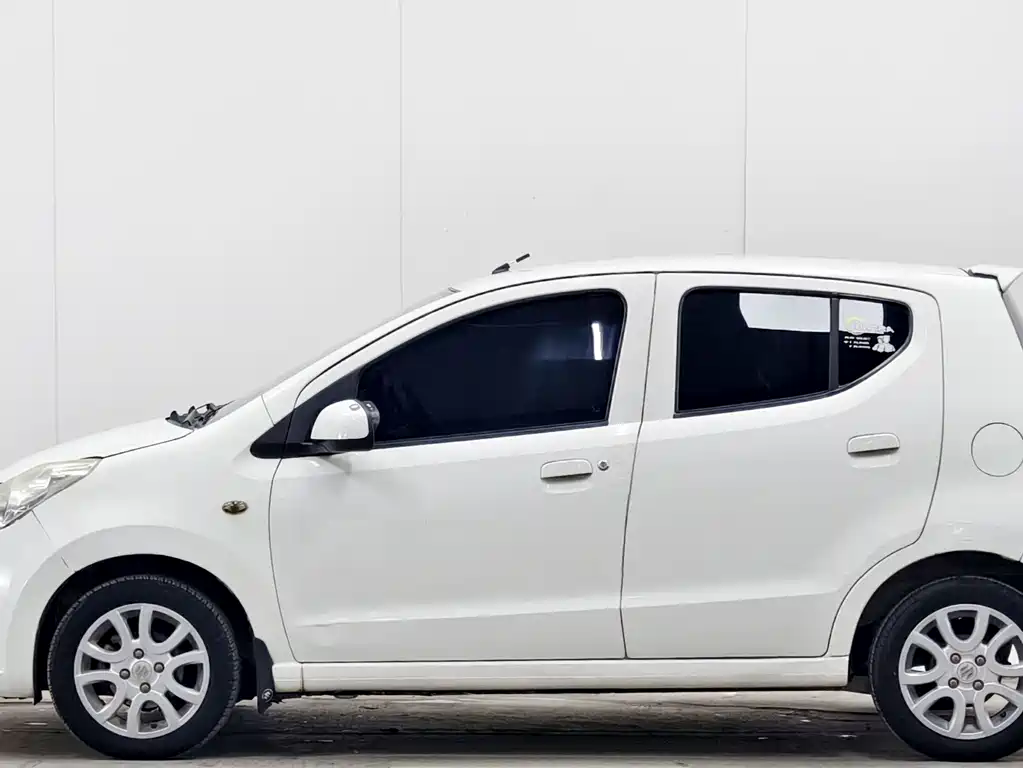 Suzuki Alto 2013 1.0L MT Luxury