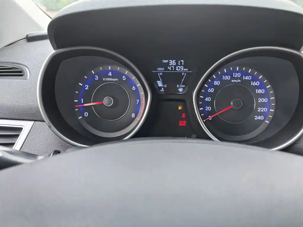 Hyundai Elantra Langdong — миниатюра 11