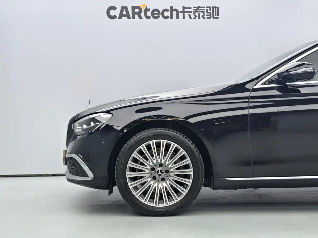 Mercedes-Benz E-Class — миниатюра 6