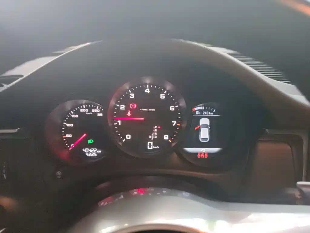 Porsche Macan — миниатюра 12