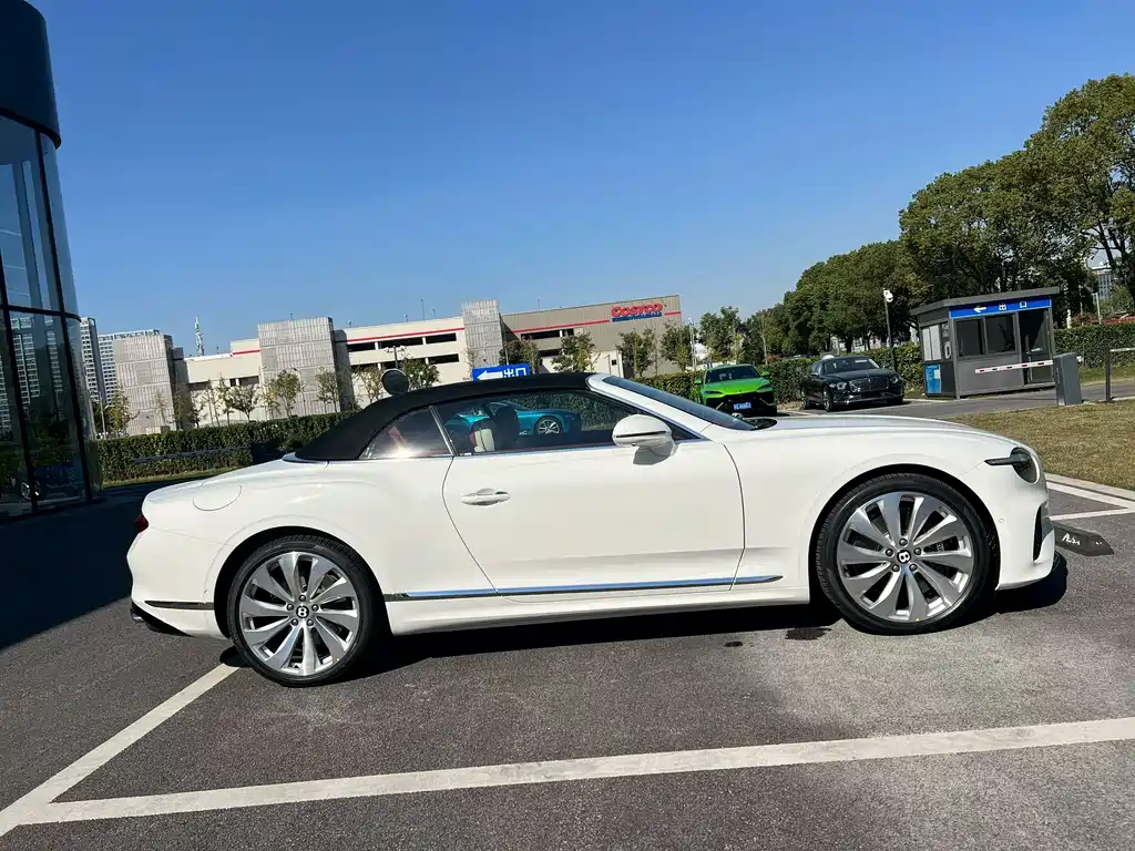 Bentley Continental PHEV 2026 GT