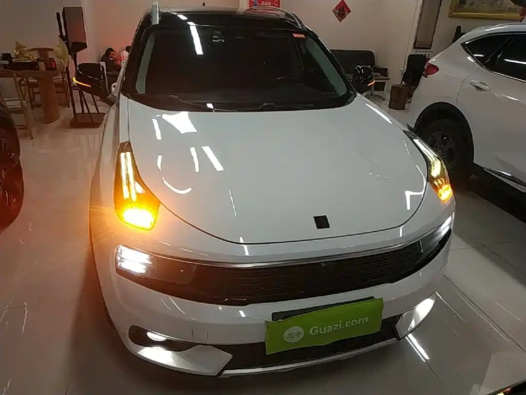 Lynk & Co 01 2017 2.0T Pro