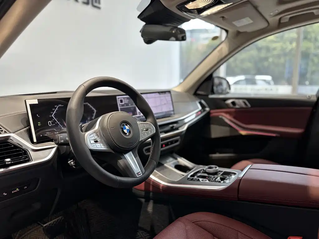 BMW X5 2023 xDrive 30Li Premium M Sport