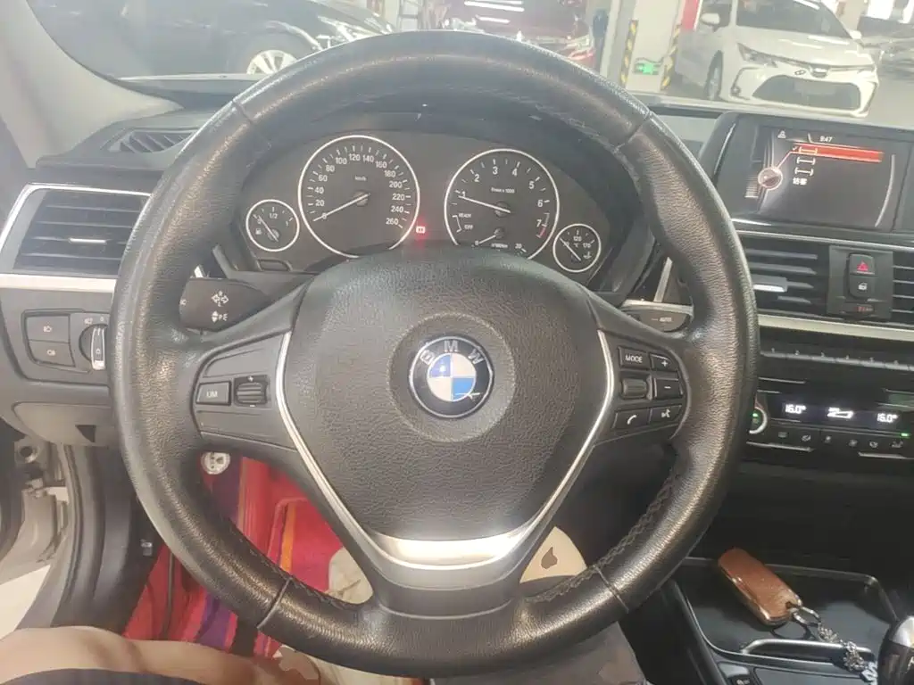 BMW 3 Series — миниатюра 7