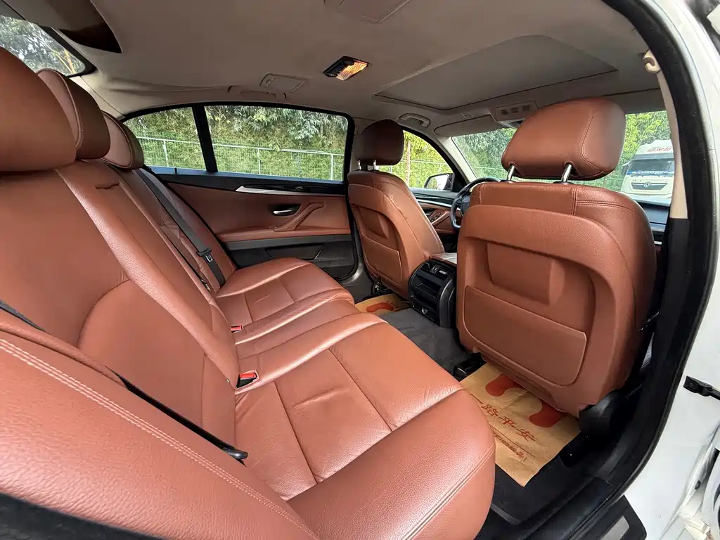 BMW 5 Series — миниатюра 21