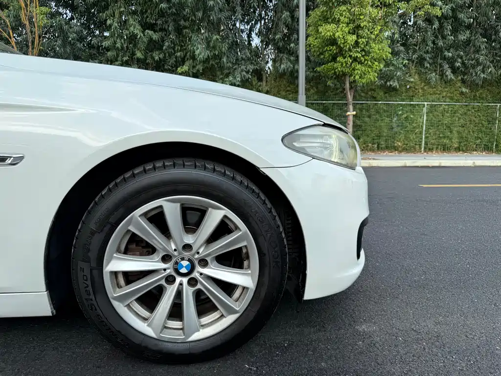 BMW 5 Series — миниатюра 27