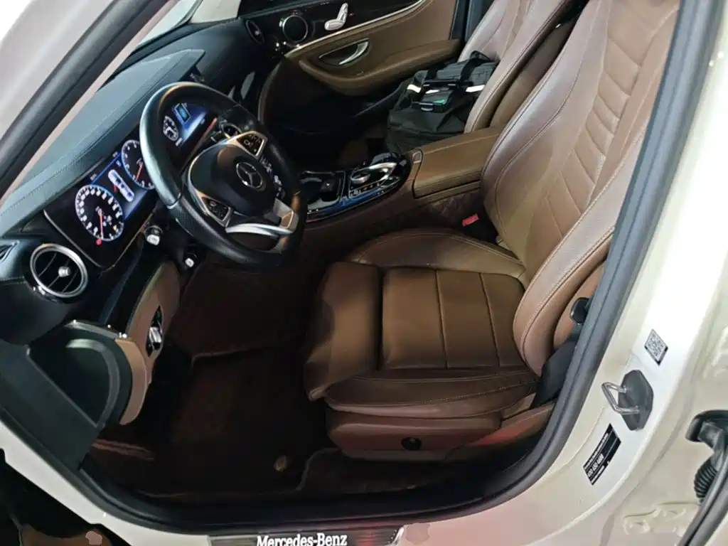 Mercedes-Benz E-Class — миниатюра 15