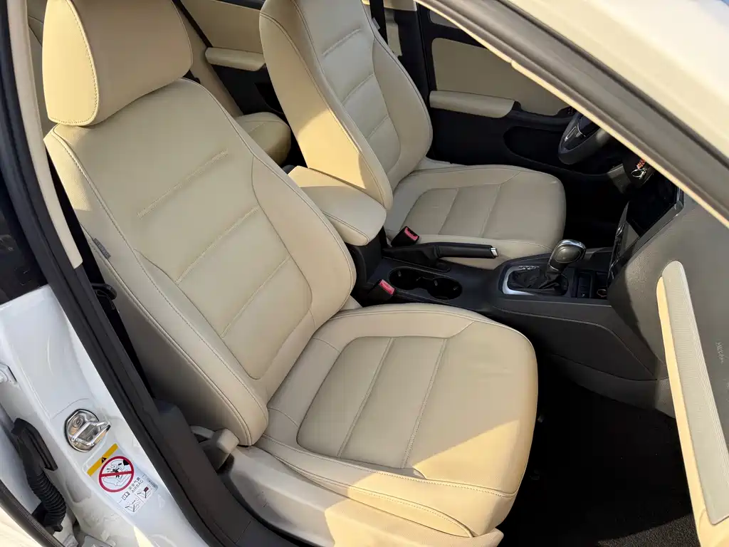 Volkswagen Sagitar — миниатюра 16