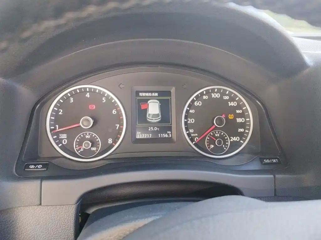 Volkswagen Tiguan — миниатюра 12