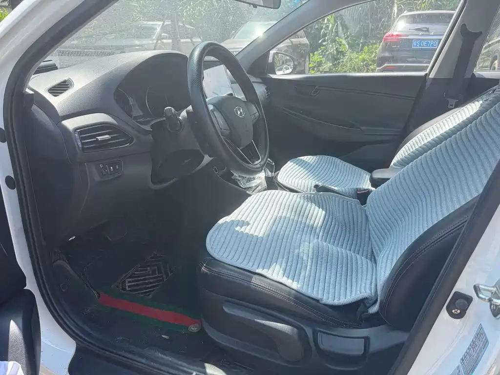Hyundai Elantra — миниатюра 3