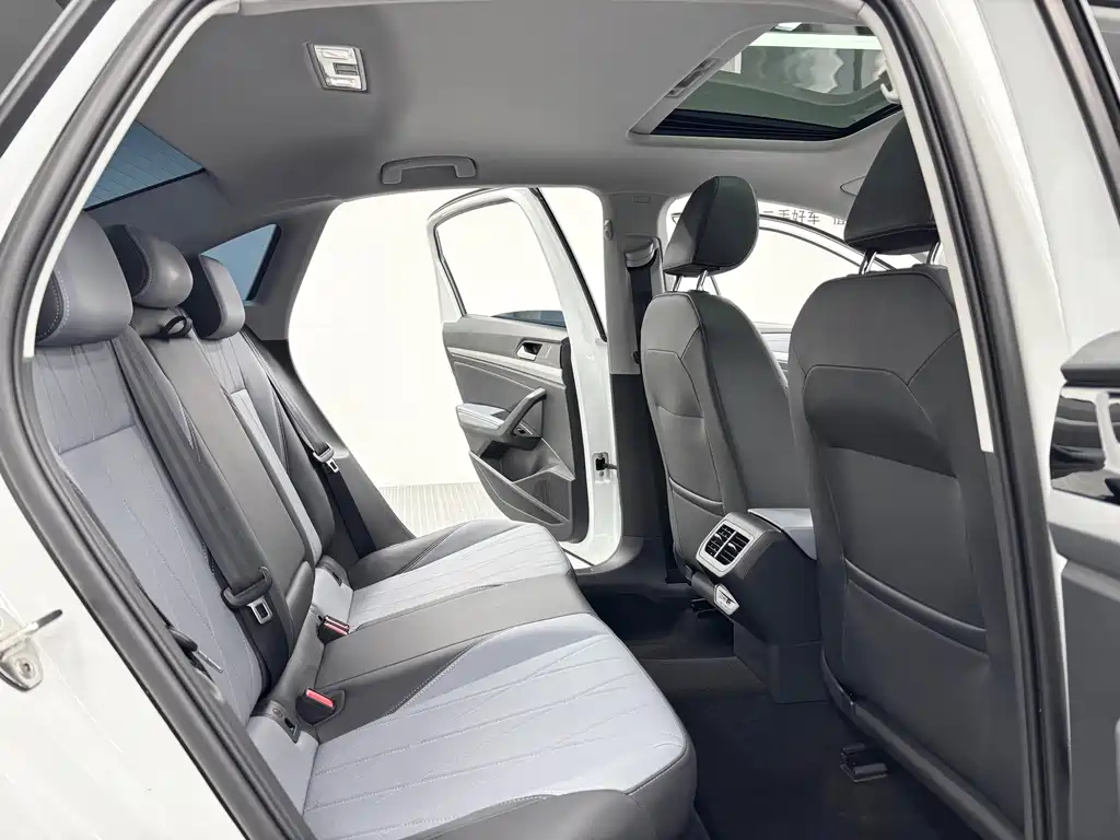 Volkswagen Lavida — миниатюра 9