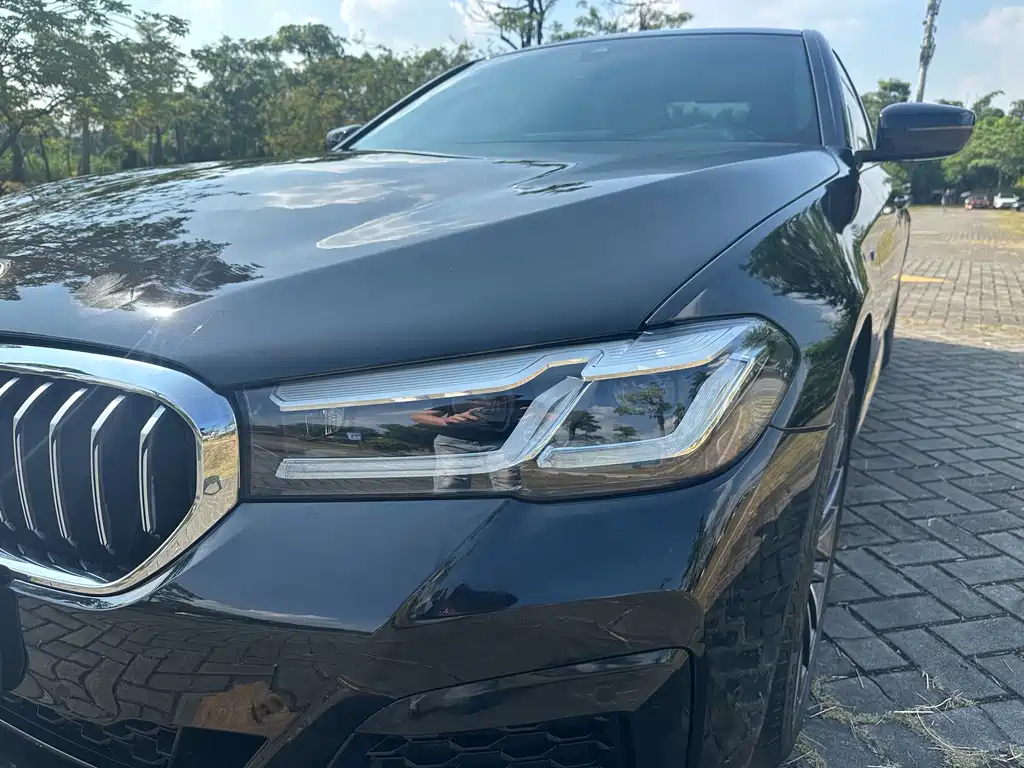 BMW 5 Series — миниатюра 21