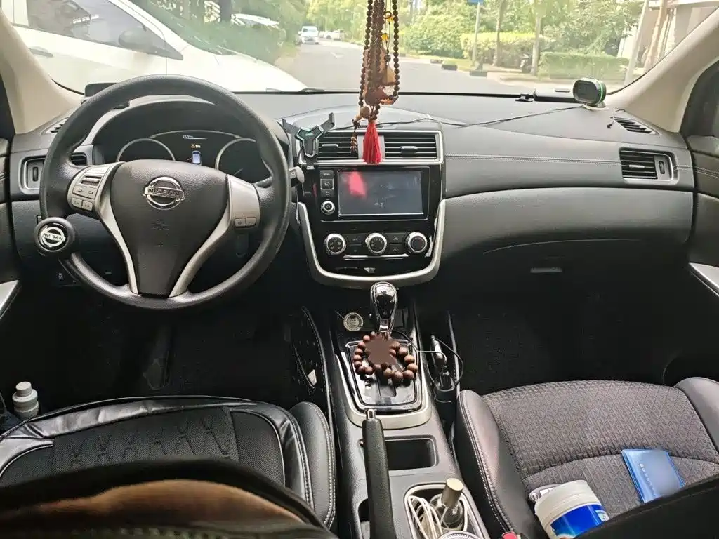 Nissan Tiida — миниатюра 23