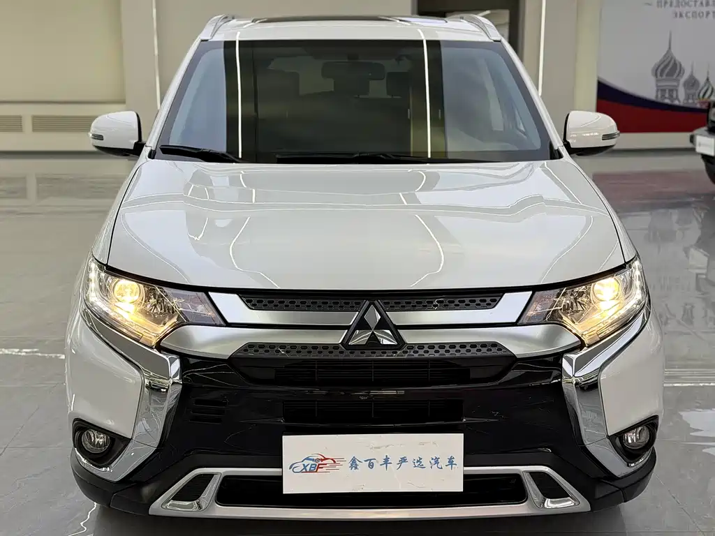 MITSUBISHI OUTLANDER