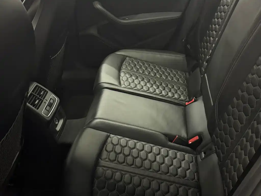 Audi RS 4 — миниатюра 8