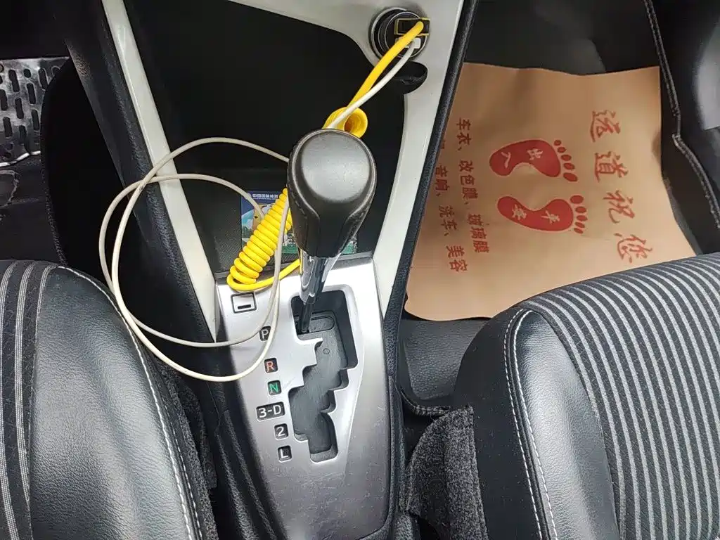 Toyota Yaris L — миниатюра 10