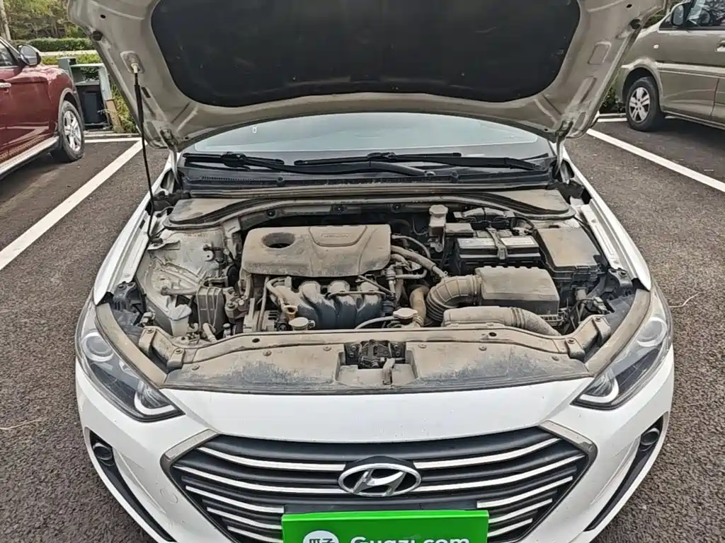 Hyundai Elantra — миниатюра 20