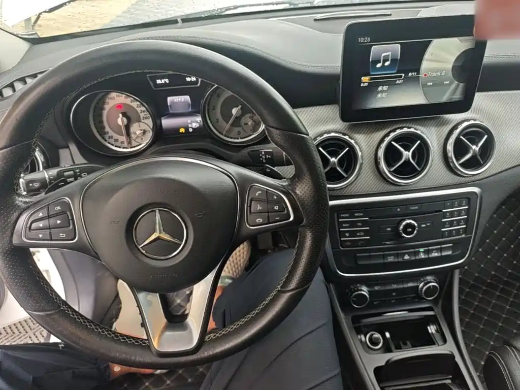 Mercedes-Benz GLA — миниатюра 10