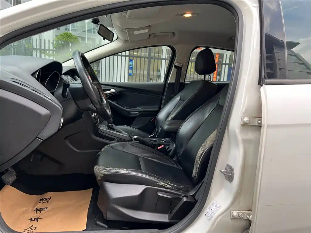 Ford Focus 2012 1.6L AT Comfort