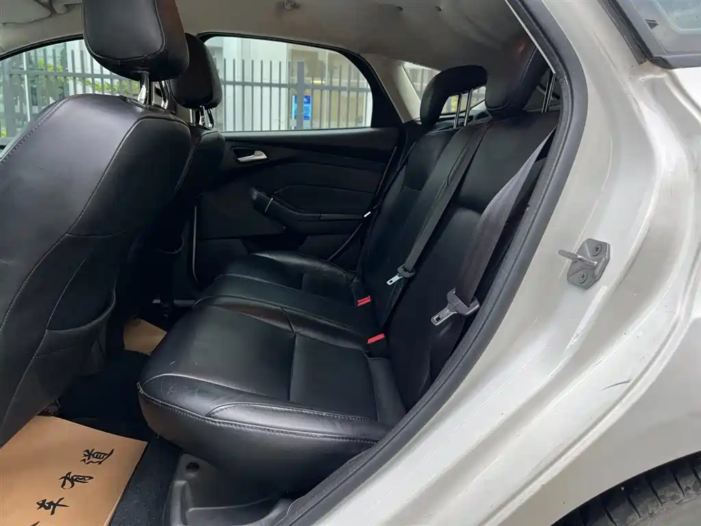 Ford Focus 2012 1.6L AT Comfort