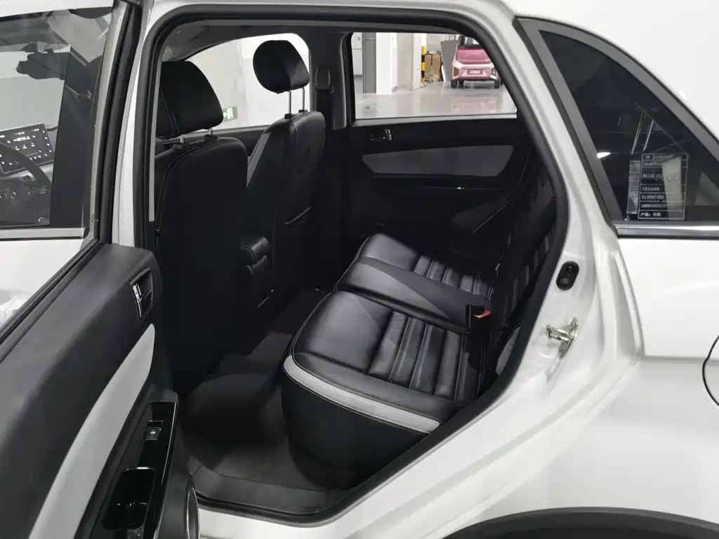 BAIC New Energy EC5 — миниатюра 15