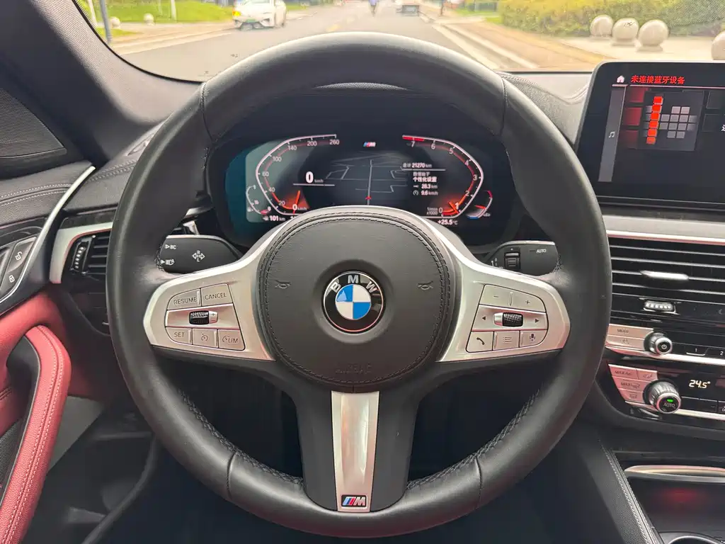 BMW 5 Series — миниатюра 10