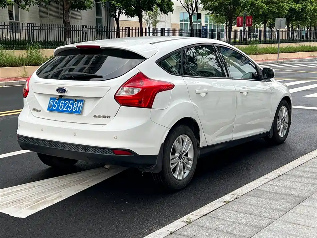 Ford Focus 2012 1.6L AT Comfort