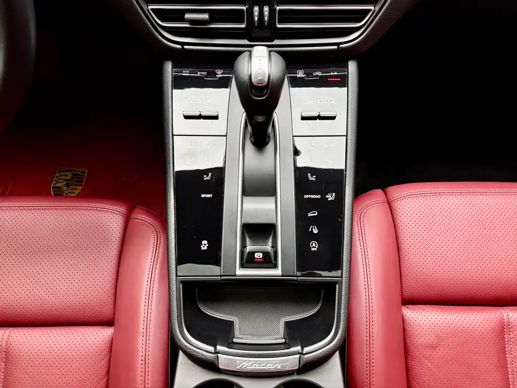 Porsche Macan — миниатюра 14