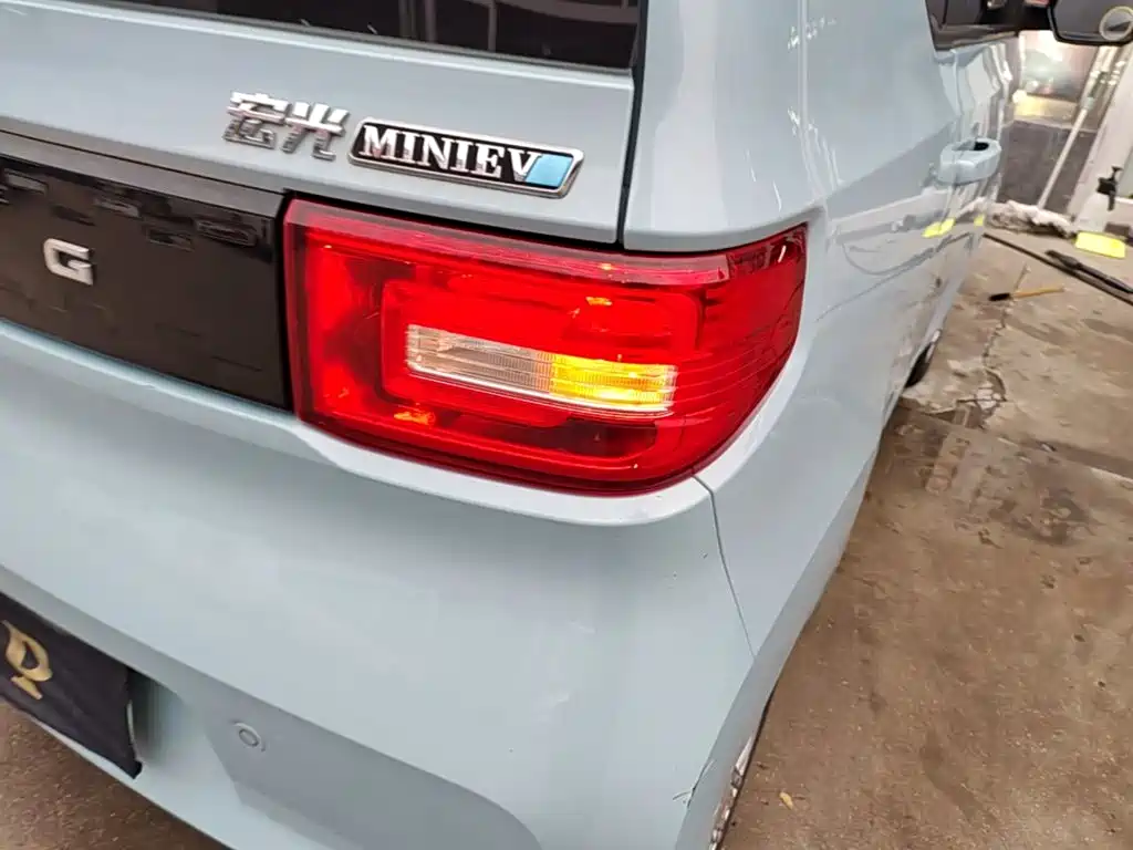 Wuling MINIEV — миниатюра 8