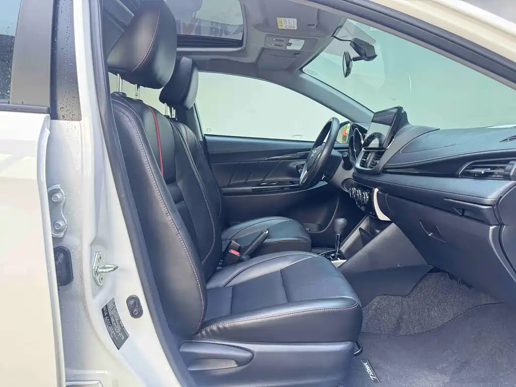 Toyota Yaris L — миниатюра 11