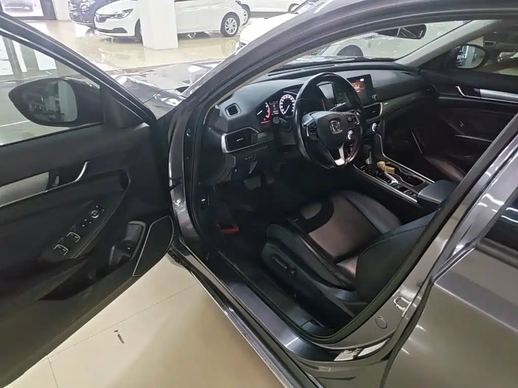 Honda Accord — миниатюра 16