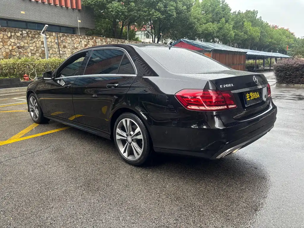 Mercedes-Benz E-Class — миниатюра 19