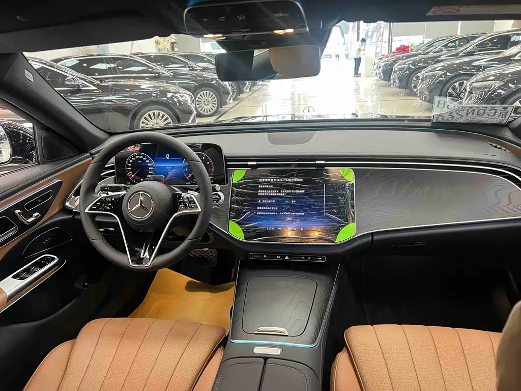 Mercedes-Benz E-Class — миниатюра 13