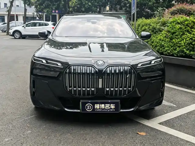 2024 BMW i7