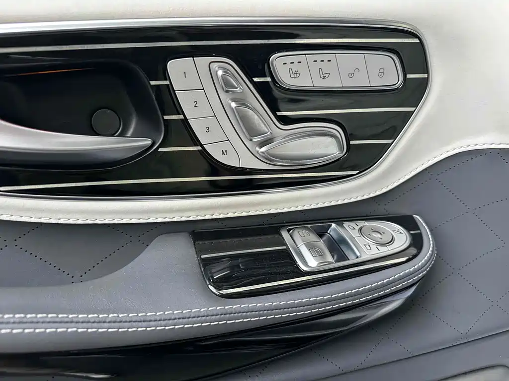 MERCEDES-BENZ V CLASS